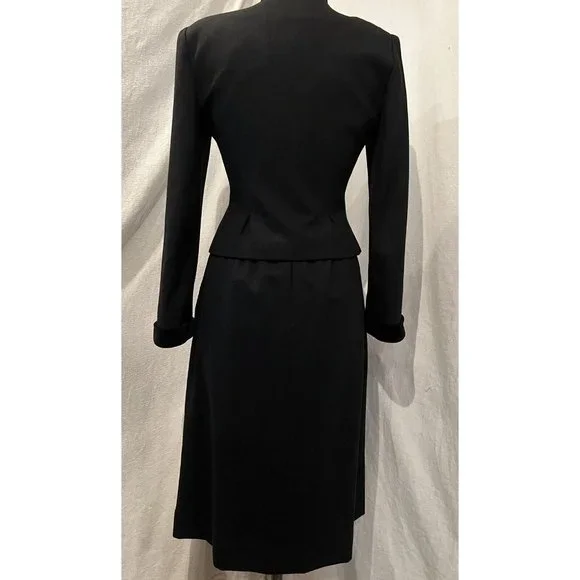 Sophisticated Black Skirt Set - Picture 9 of 16